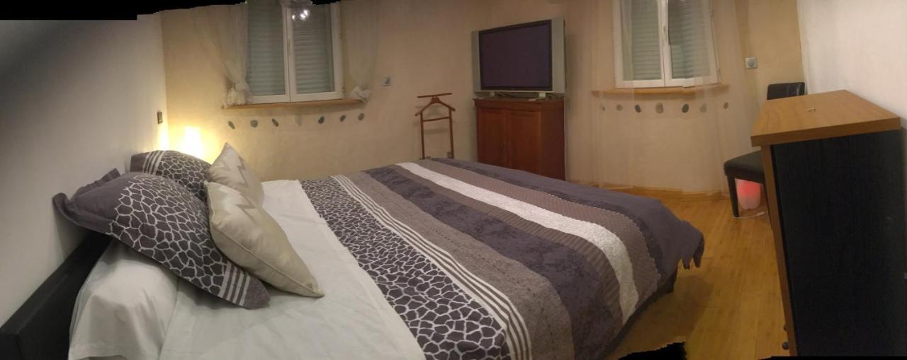 La Découverte, Jacuzzi, Sauna, et Terrasse avec vue sur lac à la campagne entre Toulouse et Auch Catonvielle Esterno foto